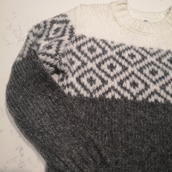Zara girl Grey and white cozy sweater - Picture 3 of 8